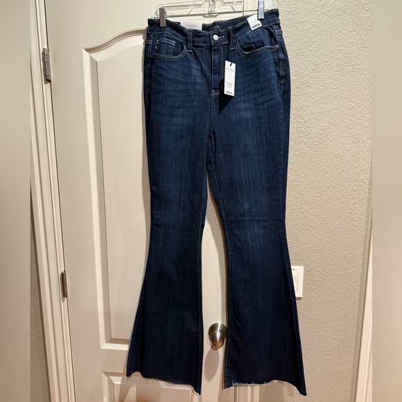 NWT Judy Blue High Rise dark wash raw hem flare jeans 13/31 - Picture 4 of 6